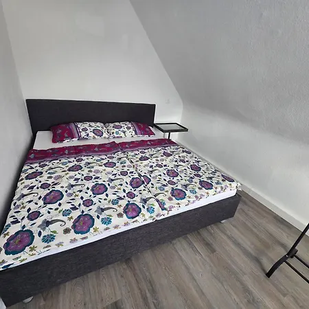 Apartment Stadt Ausblick, Smart Tv, Kaffeevollautomat, Badewanne- Fahrrad-motorrad Stellplaetze